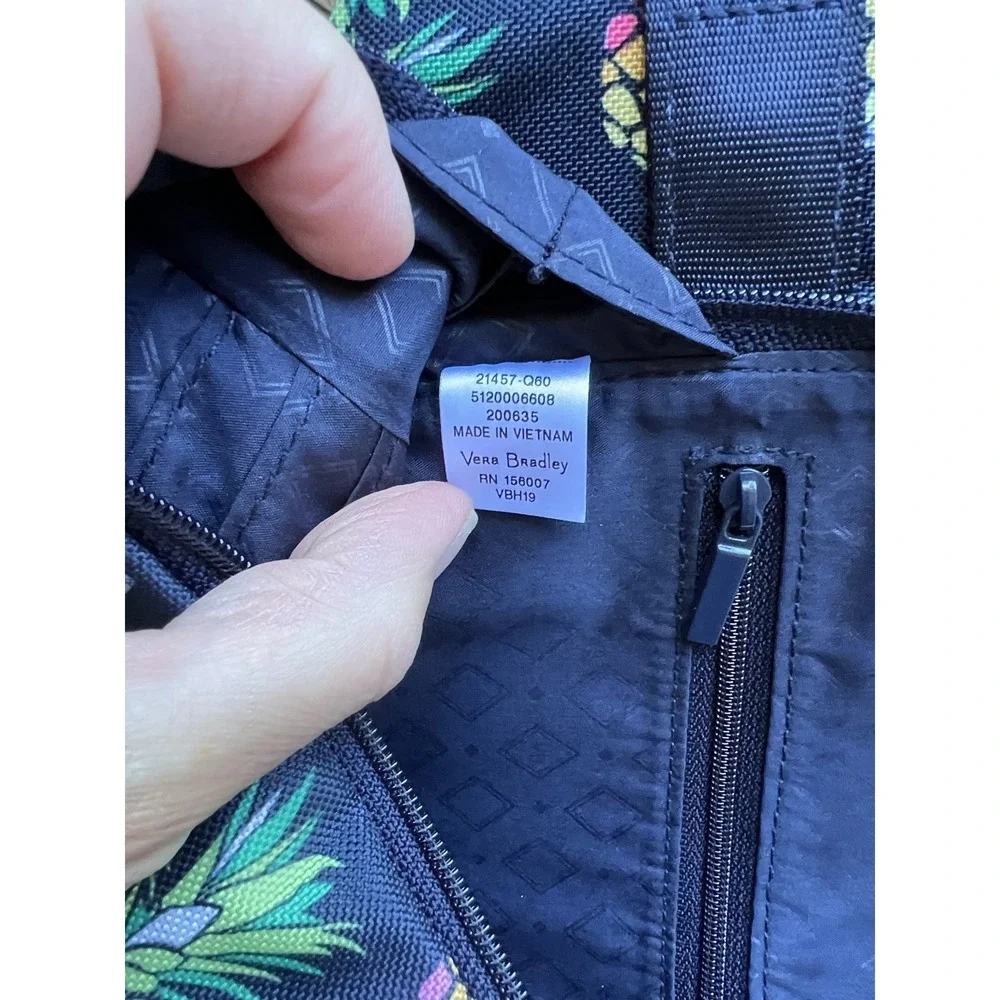 VERA BRADLEY Lighten Up Belt Bag Toucan Party Pineapples Navy Fanny Pack Travel - Picture 4 of 12